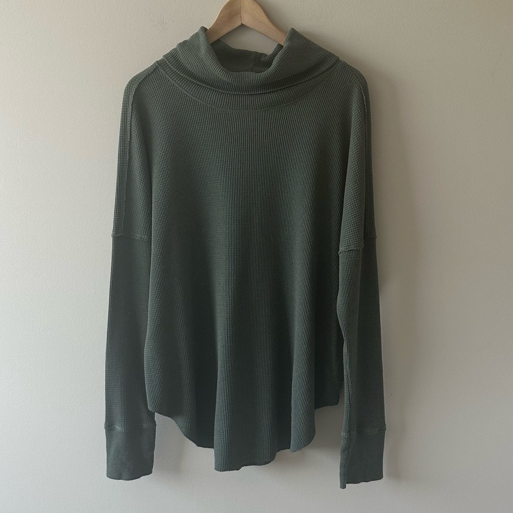 Aritzia TNA Thermal